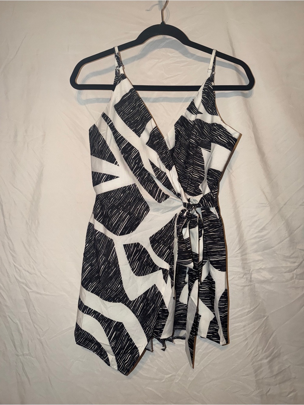 CBR Black and White Sleeveless Wrap Tank Top